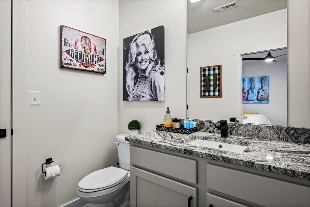 *Dog Friendly*Modern Home-Minutes To Dollywood, Gatlinburg, Smoky Mountains & Pigeon Forge! Exterior foto