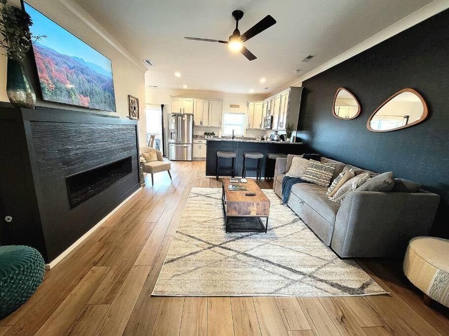 *Dog Friendly*Modern Home-Minutes To Dollywood, Gatlinburg, Smoky Mountains & Pigeon Forge! Exterior foto